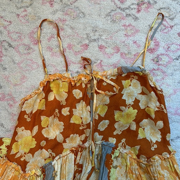 BOHO FLORAL FLOWY AND STRAPPY DRESS - Picture 3 of 5